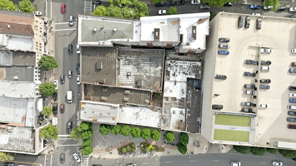 16 Memorial Hwy, New Rochelle, NY à vendre - Aérien – Image 3 sur 5