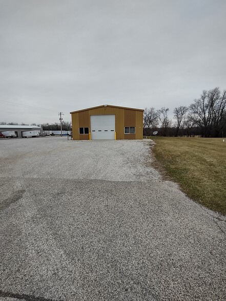 117 N Oakridge Dr, North Prairie, WI à louer - Photo de l’immeuble – Image 2 sur 8