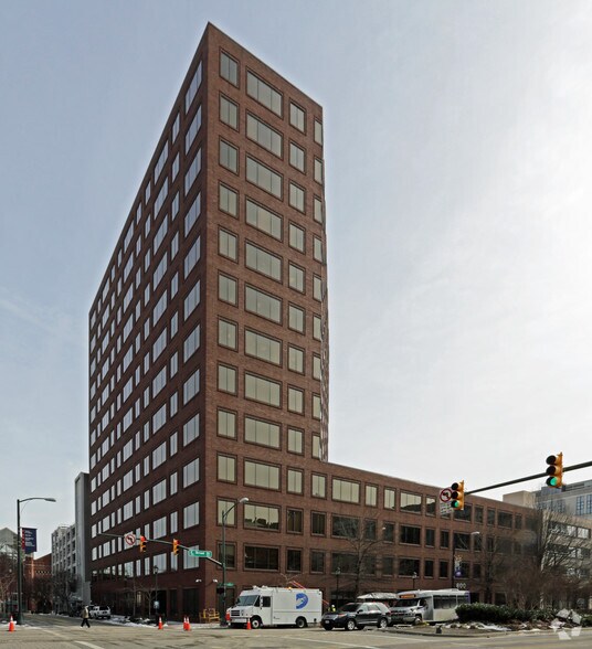 600 E Broad St, Richmond, VA à louer - Photo de l’immeuble – Image 2 sur 11