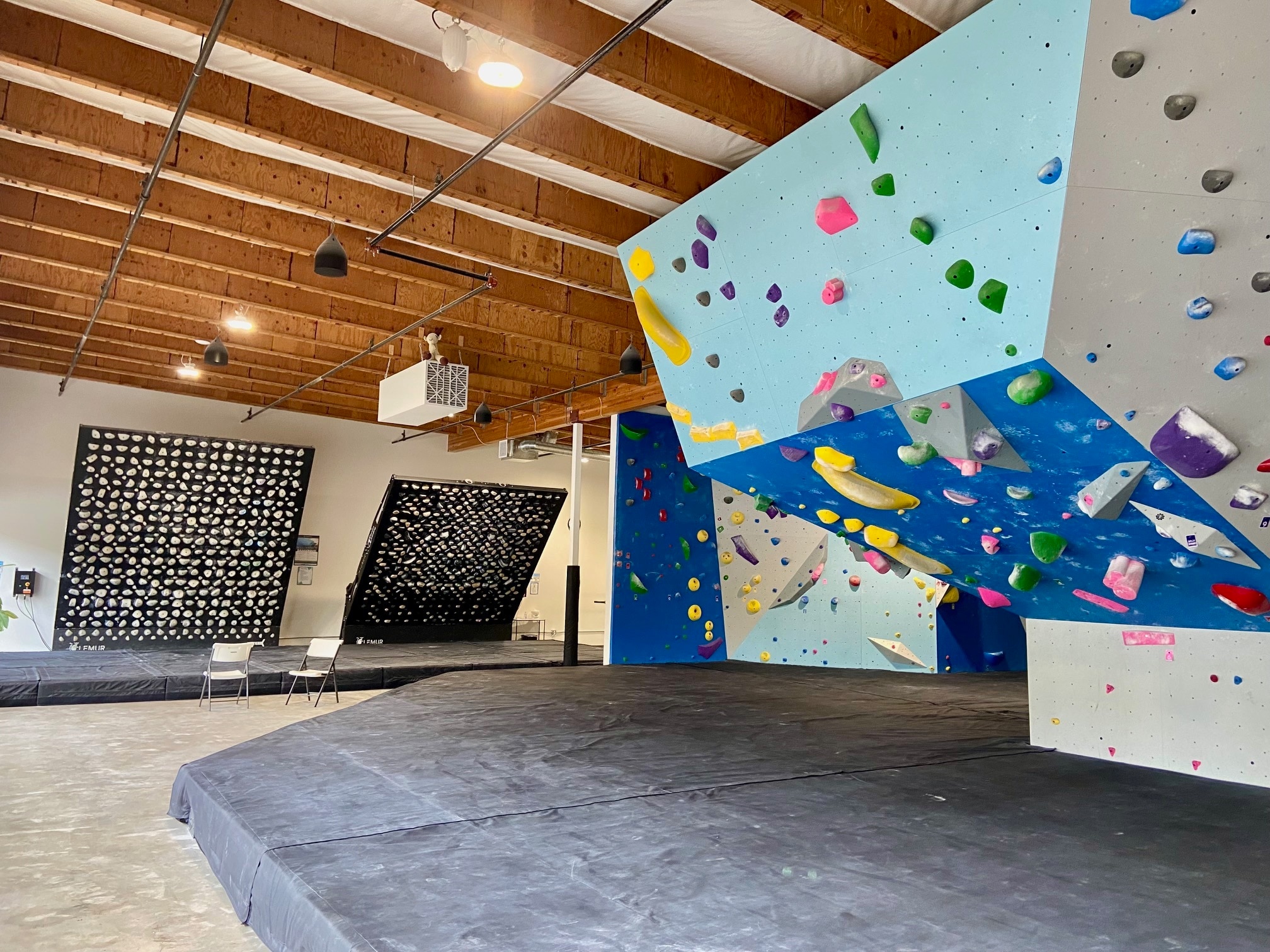 1001-1071 SE Tualatin Valley Hwy, Hillsboro, OR à louer Photo intérieure– Image 1 sur 4