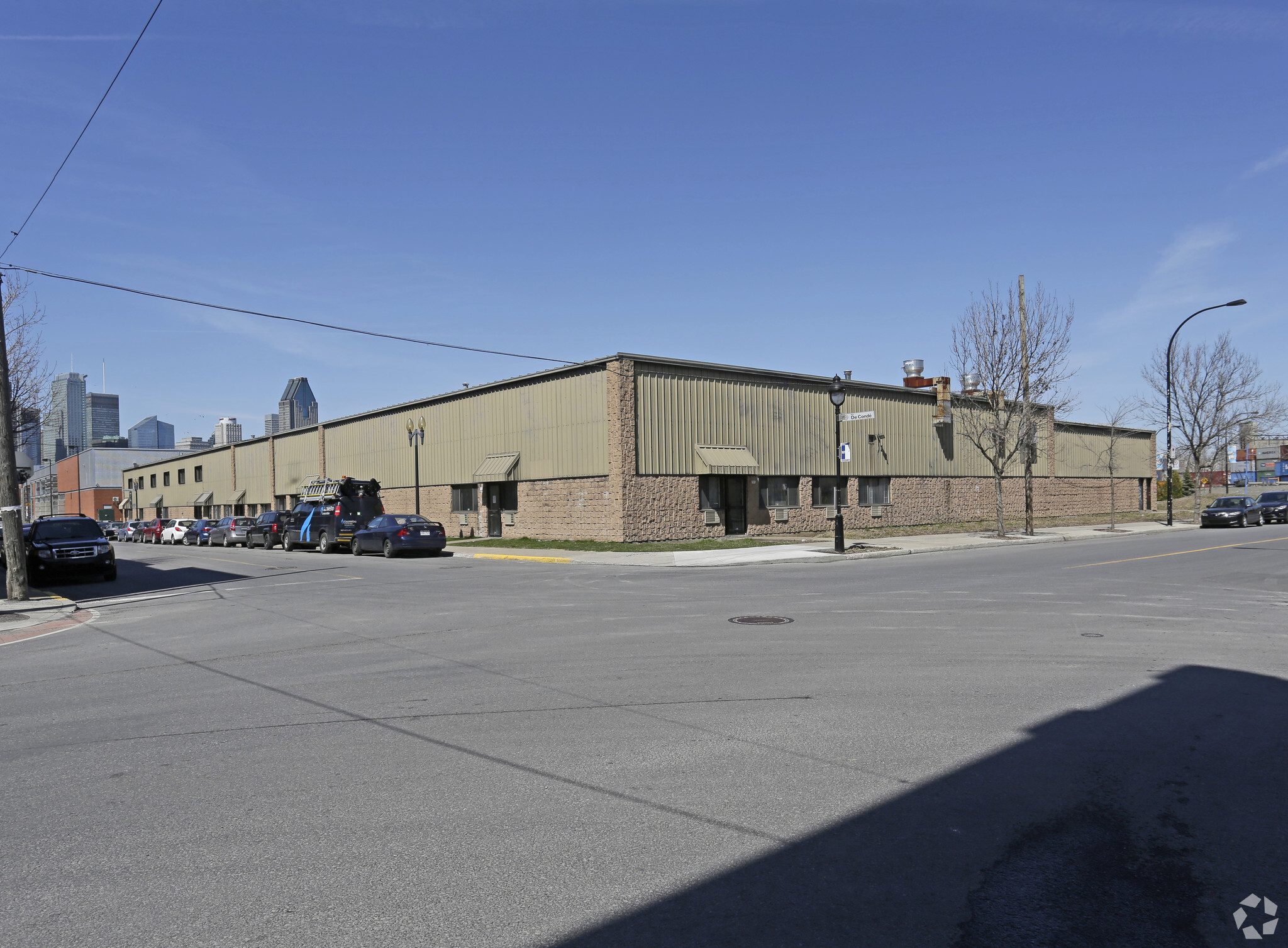 1201-1253 Rue De Condé, Montréal, QC à louer Photo principale– Image 1 sur 3