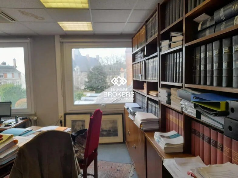 Bureau dans Orléans à vendre - Photo de l’immeuble – Image 3 sur 13
