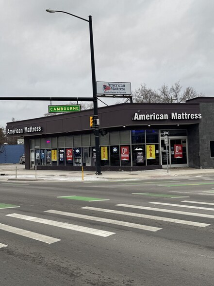 23100 Woodward Ave, Ferndale, MI à louer - Photo de l’immeuble – Image 1 sur 1
