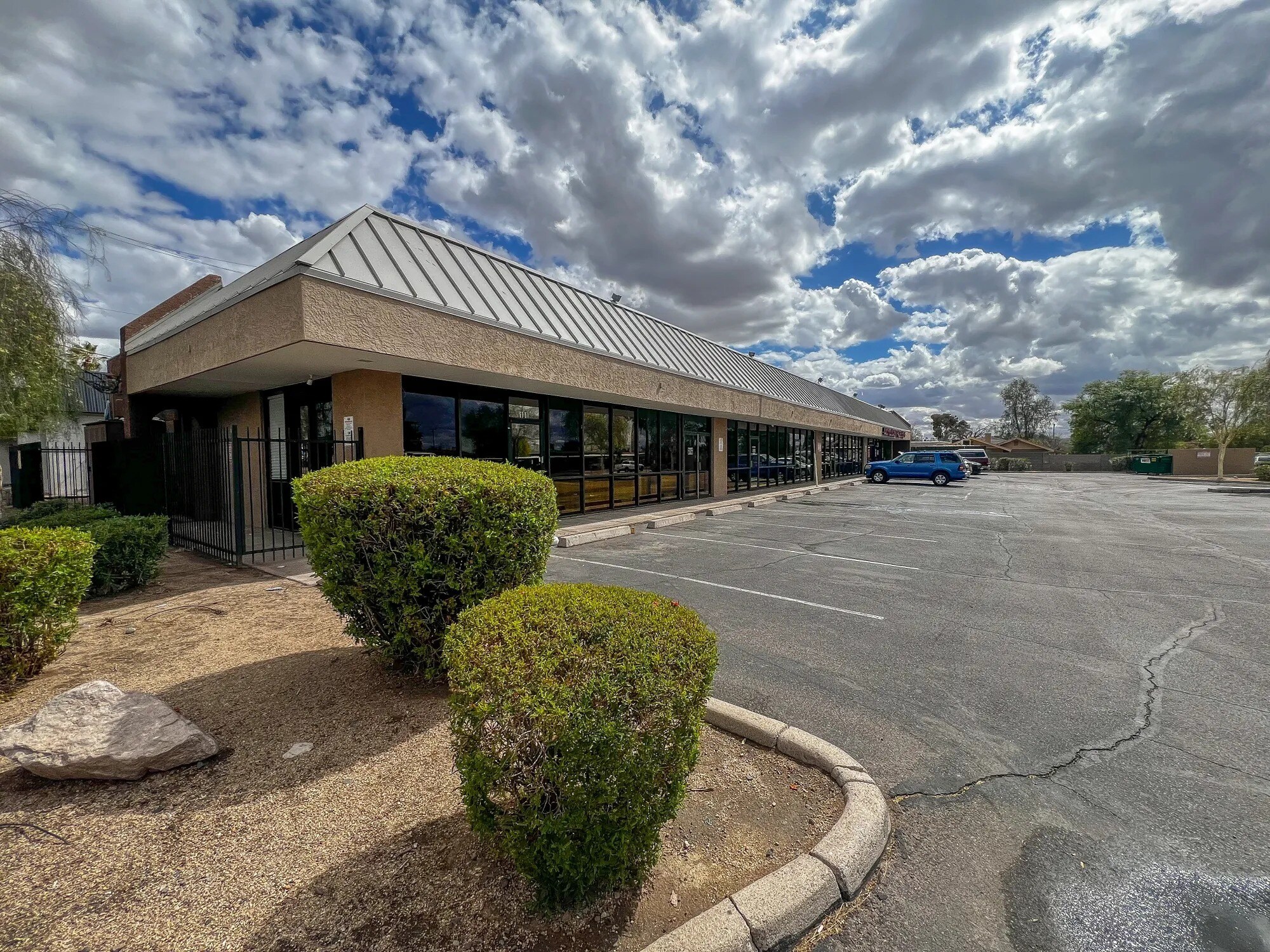 3001 E Thomas Rd, Phoenix, AZ à vendre Photo de l’immeuble– Image 1 sur 4