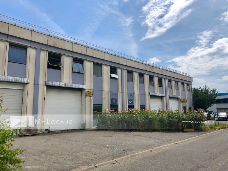 Local d’activités dans Aulnay-sous-Bois à louer - Photo de l’immeuble – Image 1 sur 7
