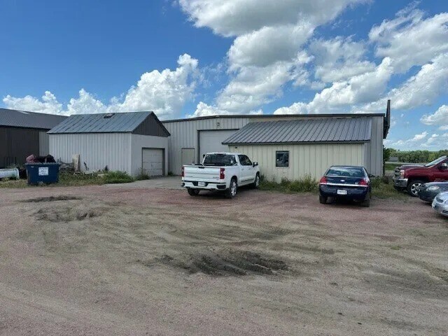 24605 Klein Ave, Dell Rapids, SD à vendre - Photo de l’immeuble – Image 3 sur 7