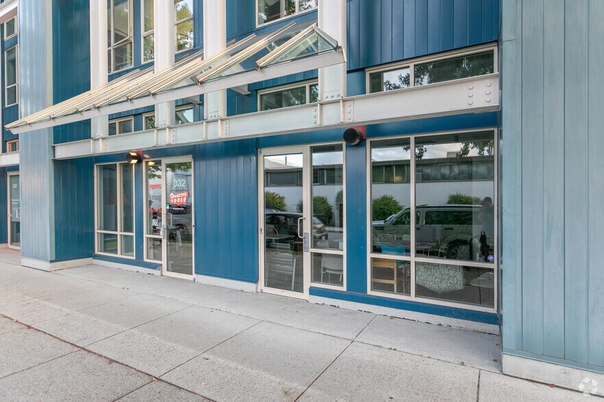 332-342 8th Av W, Vancouver, BC à vendre - Photo de l’immeuble – Image 2 sur 5