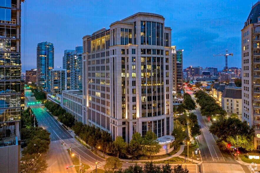 2101 Cedar Springs Rd, Dallas, TX à louer - Photo principale – Image 1 sur 6