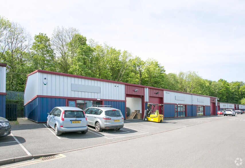 Units 22-24 Kimberley Way, Rugeley à louer - Photo principale – Image 1 sur 3