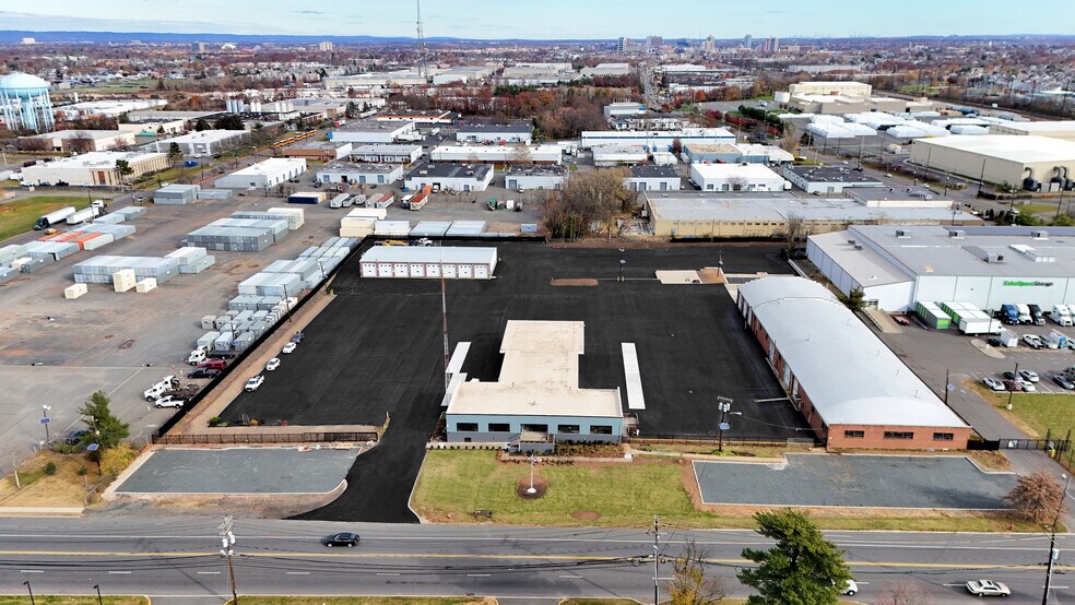 107 How Ln, New Brunswick, NJ à louer - Photo de l’immeuble – Image 1 sur 4