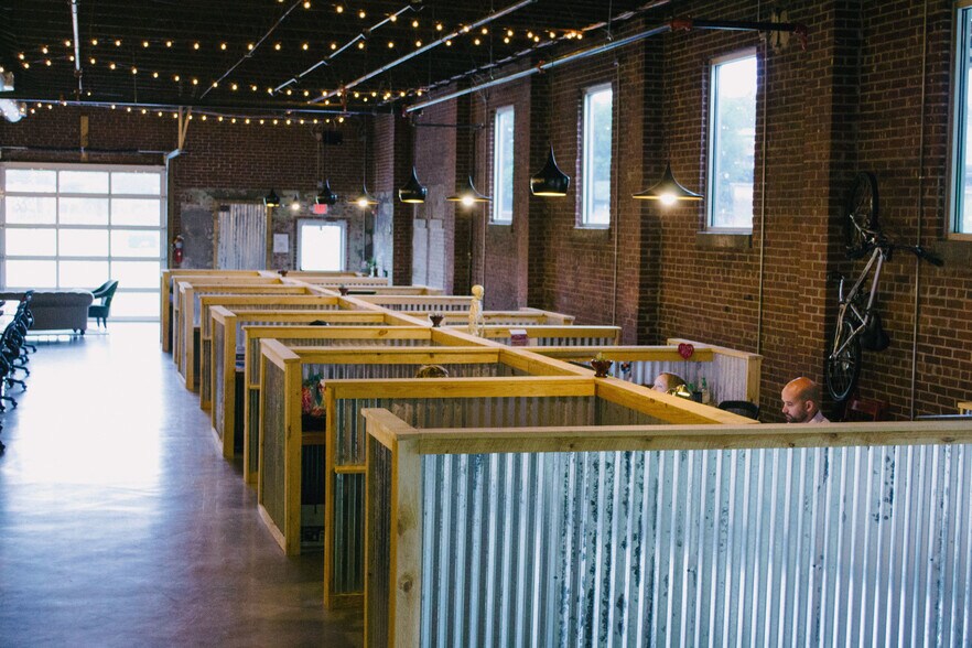 25 Delano Dr, Greenville, SC à louer - Photo de l’immeuble – Image 2 sur 8