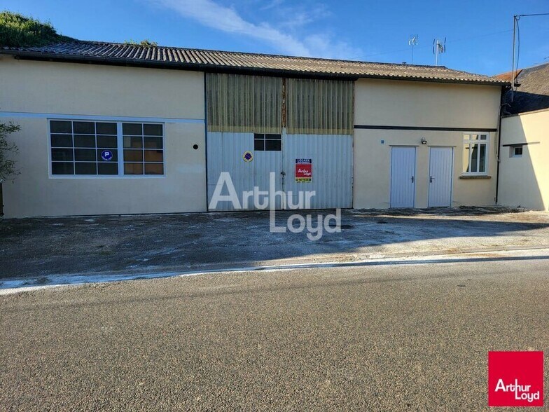 Local d’activités dans Lance à louer - Photo de l’immeuble – Image 1 sur 5