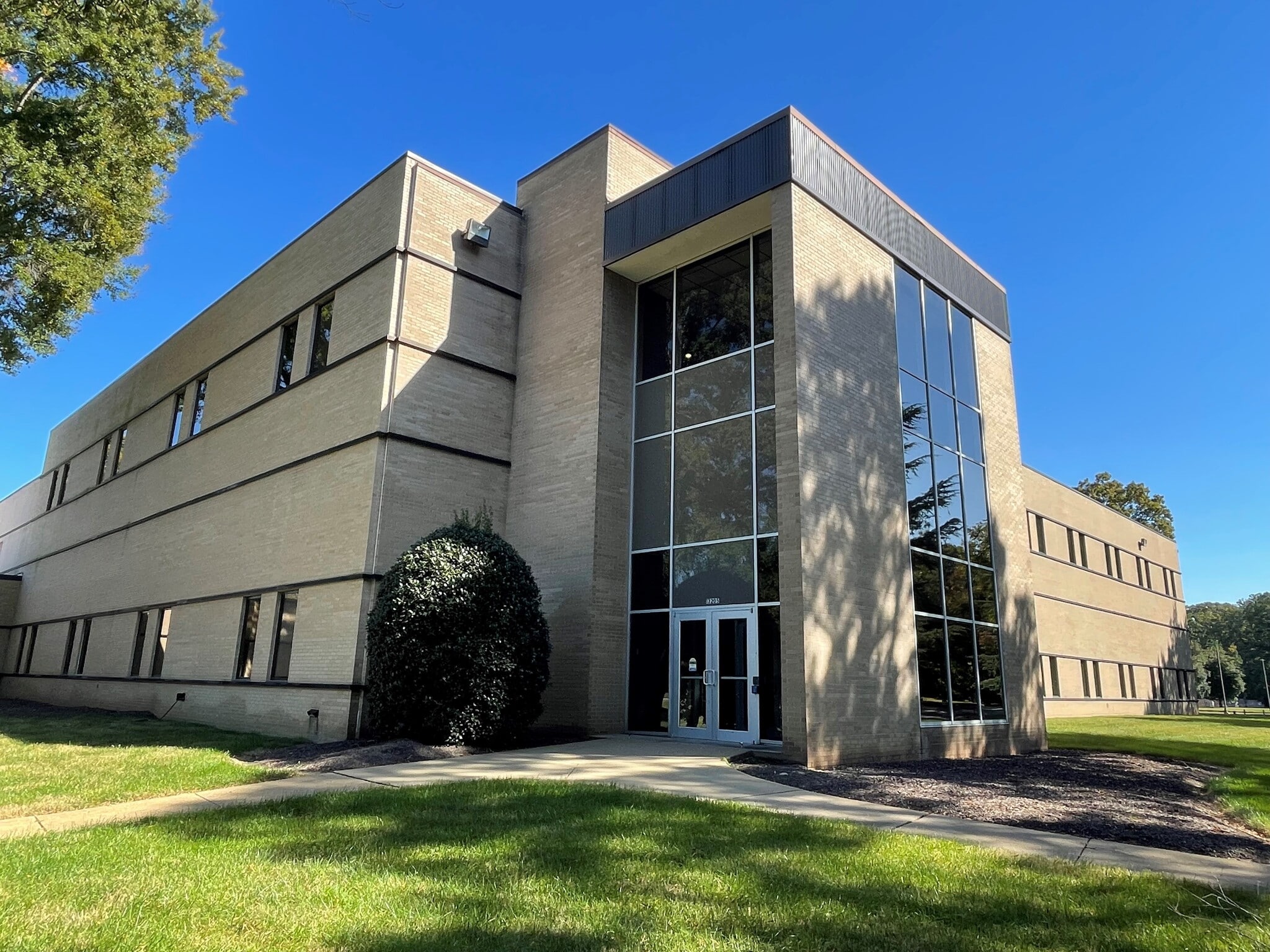 13203 N Enon Church Rd, Chester, VA à louer Photo principale– Image 1 sur 6