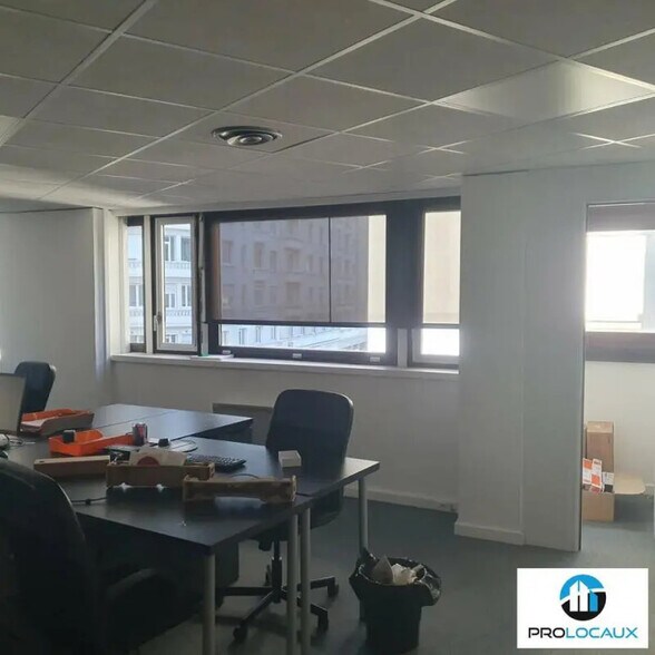 15 Rue De Belgrade, Grenoble à louer - Photo de l’immeuble – Image 1 sur 11