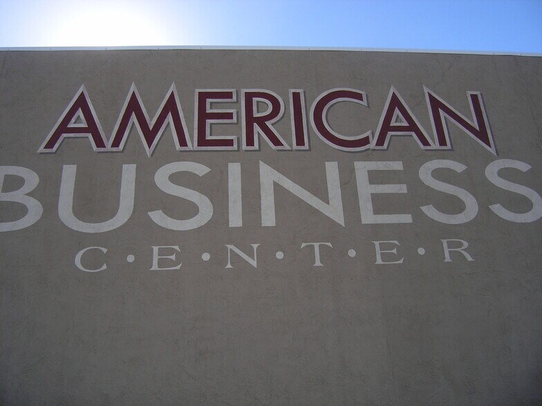 8340 Ulmerton Rd, Largo, FL à louer - Photo de l’immeuble – Image 2 sur 14