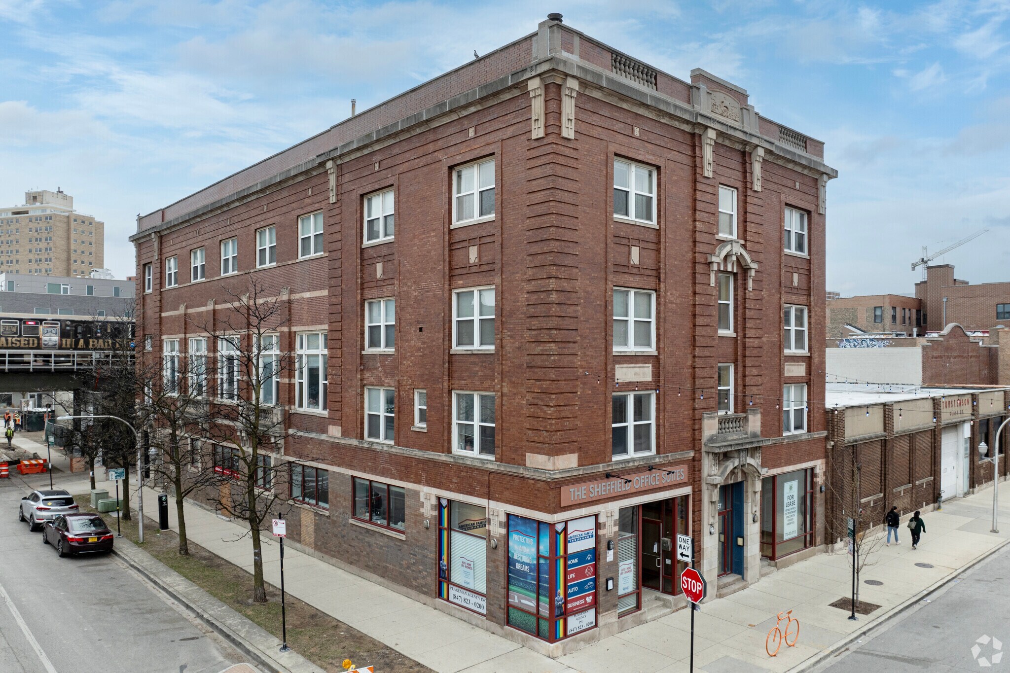 3257 N Sheffield Ave, Chicago, IL à louer Photo de l’immeuble– Image 1 sur 6