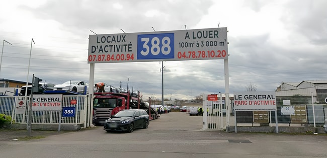 Plus de détails pour 388 Avenue Charles De Gaulle, Vénissieux - Local d'activités à louer