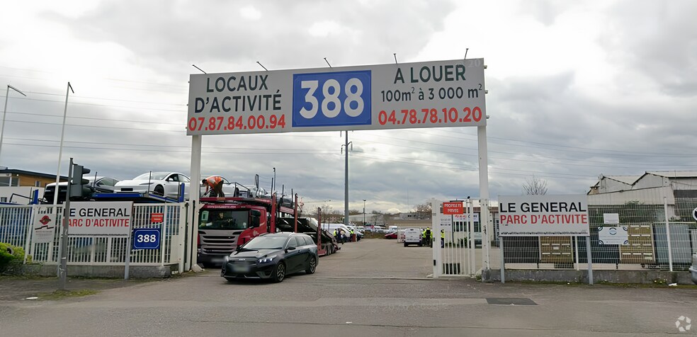 388 Avenue Charles De Gaulle, Vénissieux à louer - Photo de l’immeuble – Image 1 sur 3