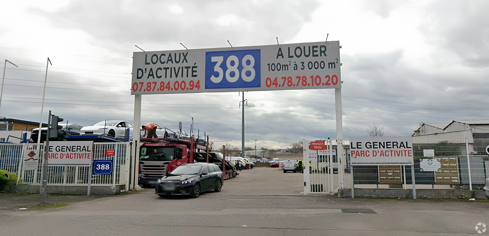 388 Avenue Charles De Gaulle, Vénissieux à louer Photo de l’immeuble– Image 1 sur 4