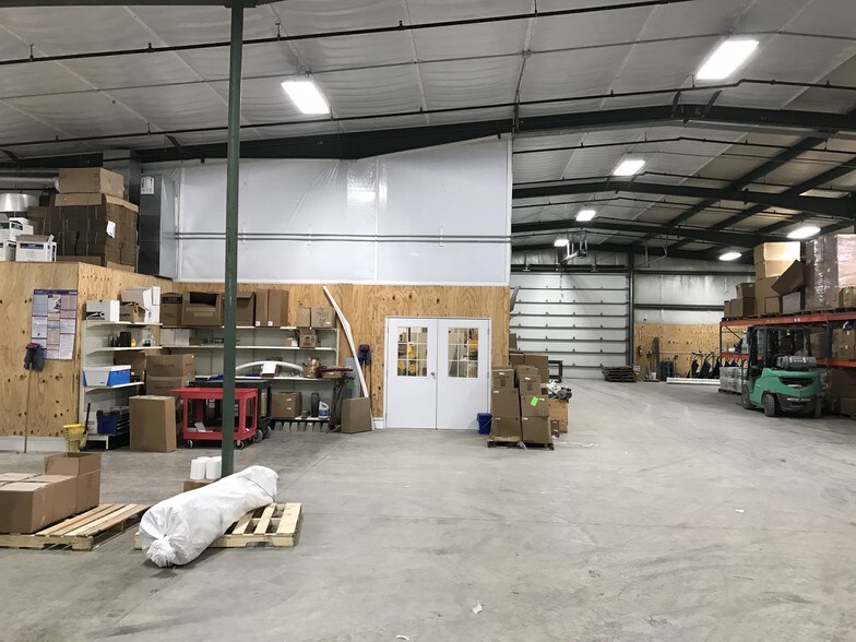 315 S Sycamore St, Flora, IN à louer - Photo de l’immeuble – Image 3 sur 6