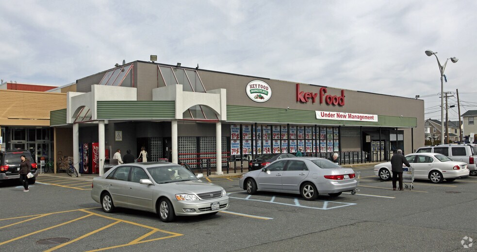 1000-1030 Railroad Ave, Woodmere, NY à louer - Photo de l’immeuble – Image 2 sur 14