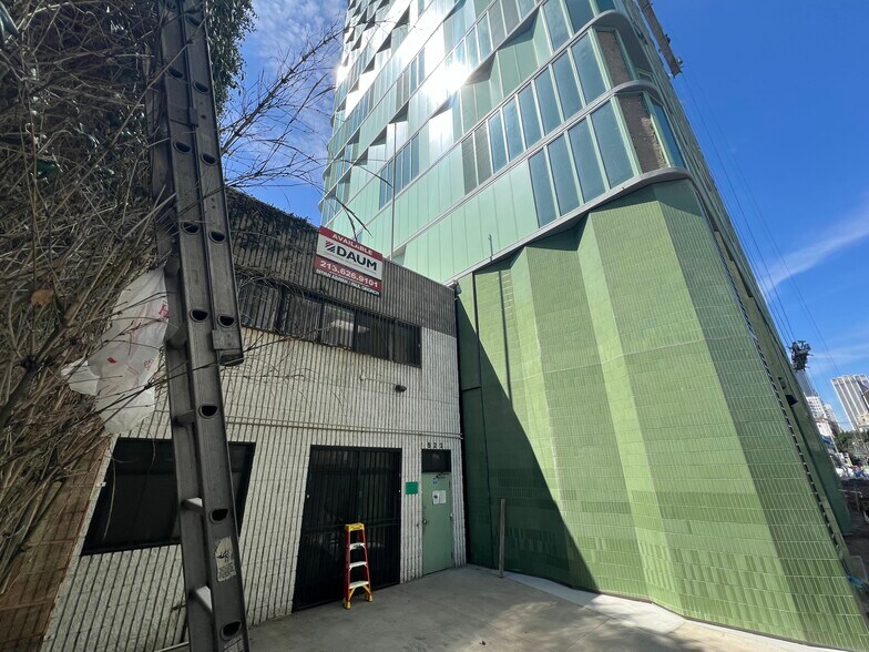 522 E 6th St, Los Angeles, CA à vendre - Photo de l’immeuble – Image 2 sur 9