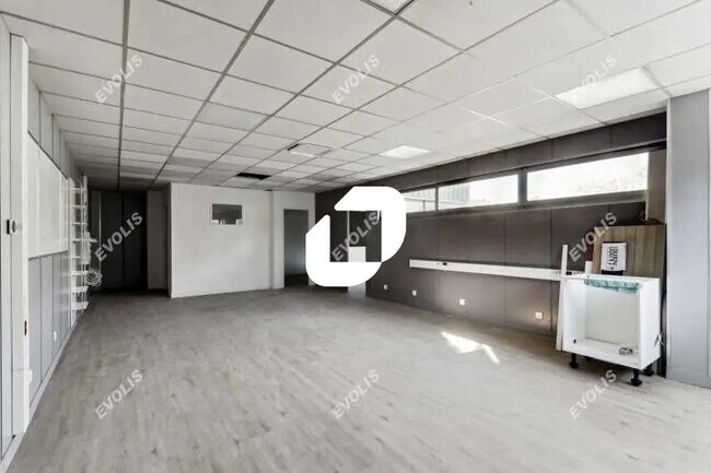 Plus de détails pour Bureau à louer