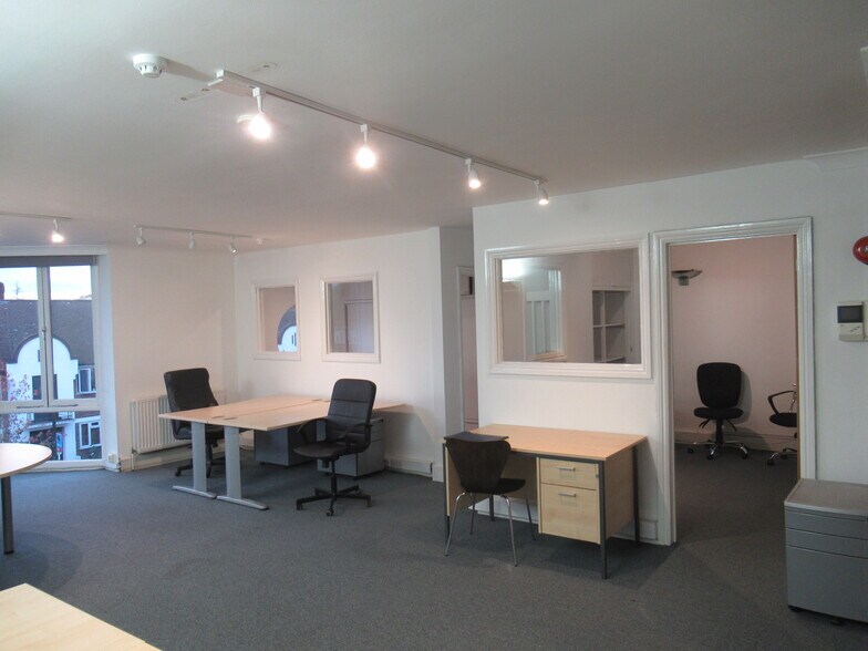 16 West Barnes Ln, Londres à louer - Photo de l’immeuble – Image 3 sur 5
