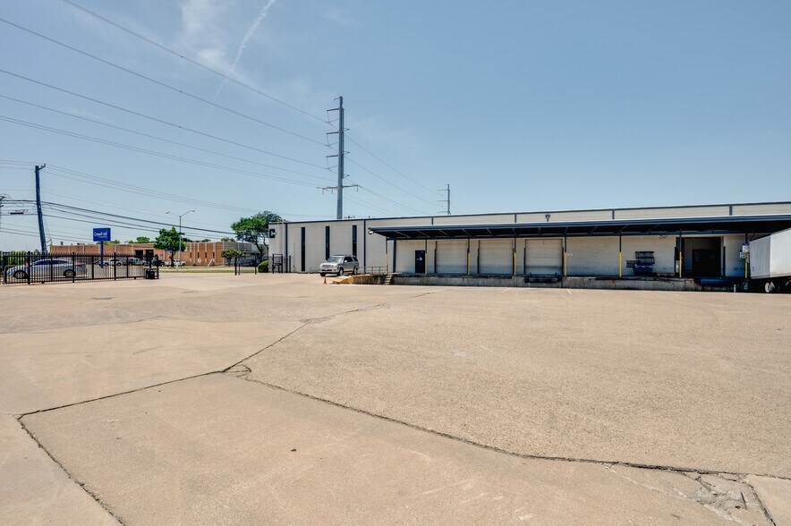2929 Irving Blvd, Dallas, TX à louer - Photo de l’immeuble – Image 2 sur 10