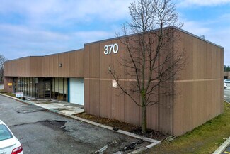 Plus de détails pour 370 Tapscott Rd, Toronto, ON - Industriel/Logistique à louer