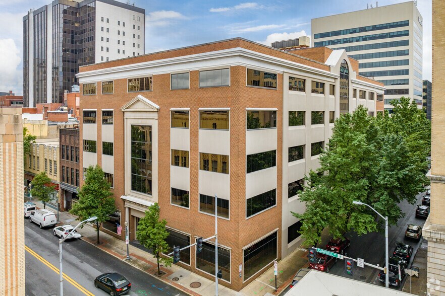 34 Campbell Ave SW, Roanoke, VA à louer - Photo de l’immeuble – Image 3 sur 11