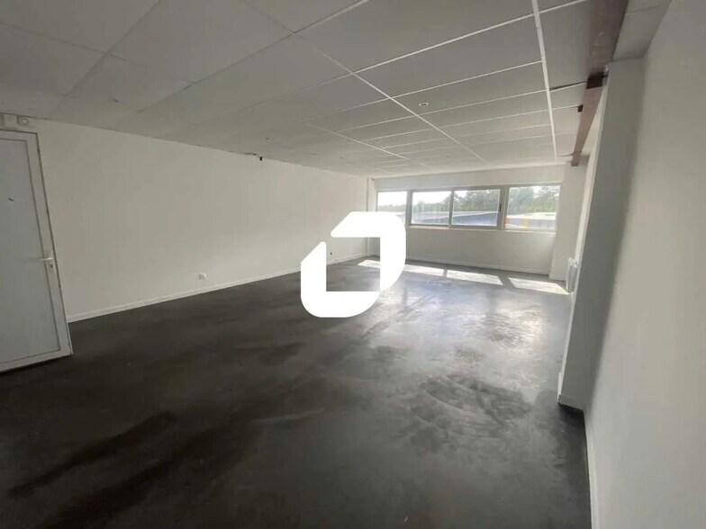 Bureau dans Martignas-sur-Jalle à louer - Photo de l’immeuble – Image 2 sur 4