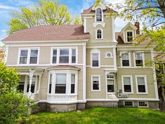 Plus de détails pour 16 E Chestnut St, Augusta, ME - Bureau à vendre