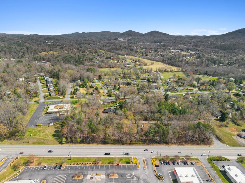Lot 2 Blowing Rock Blvd, Lenoir, NC à vendre - Photo de l’immeuble – Image 1 sur 4