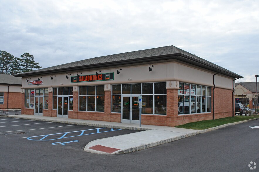 68 W Jimmie Leeds Rd, Galloway, NJ à louer - Photo de l’immeuble – Image 2 sur 4