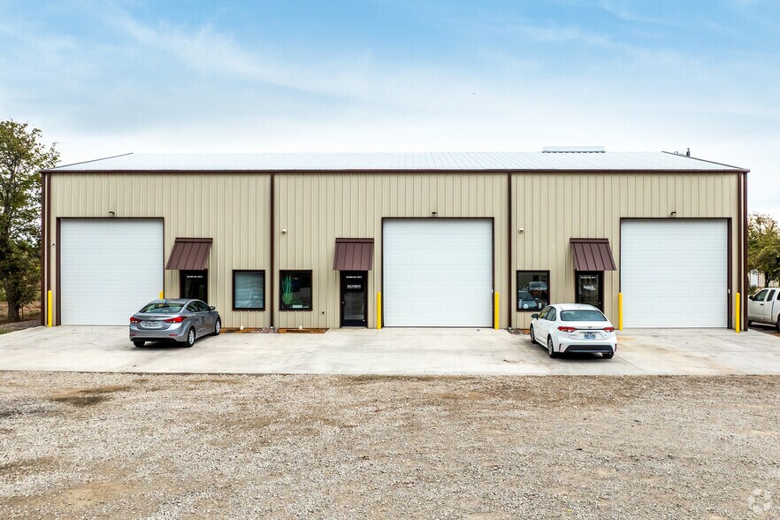 545 Reed Ln, Gunter, TX à louer - Photo de l’immeuble – Image 3 sur 13