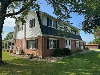 Plus de détails pour 100 Arbor Dr, Latrobe, PA - Logement à vendre