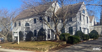 230 Cotuit Rd, Marstons Mills, MA à louer Photo de l’immeuble– Image 1 sur 4