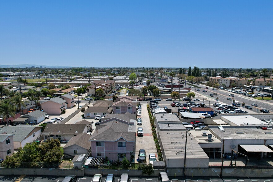 3711 W Camille St, Santa Ana, CA à vendre - Photo de l’immeuble – Image 3 sur 13