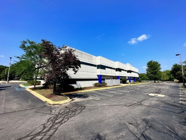22777 W 11 Mile Rd, Southfield, MI à vendre Photo principale– Image 1 sur 9
