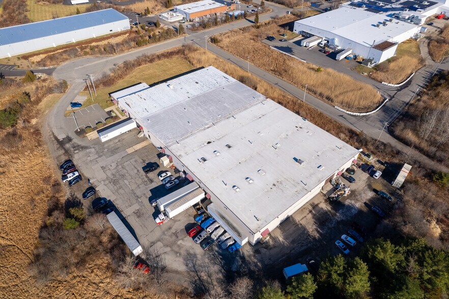 5 Perkins Way, Newburyport, MA à louer - Photo de l’immeuble – Image 3 sur 4
