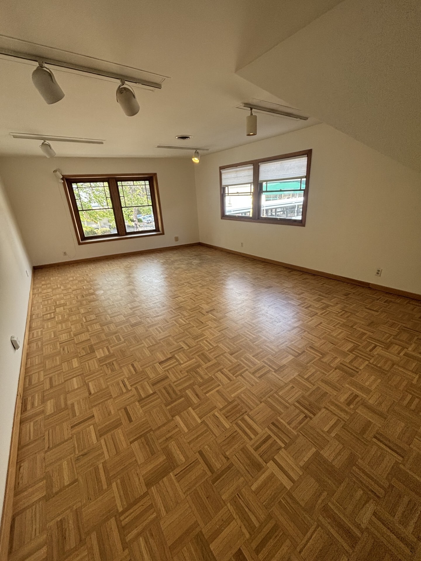 1734 Solano Ave, Berkeley, CA à louer Photo intérieure– Image 1 sur 1