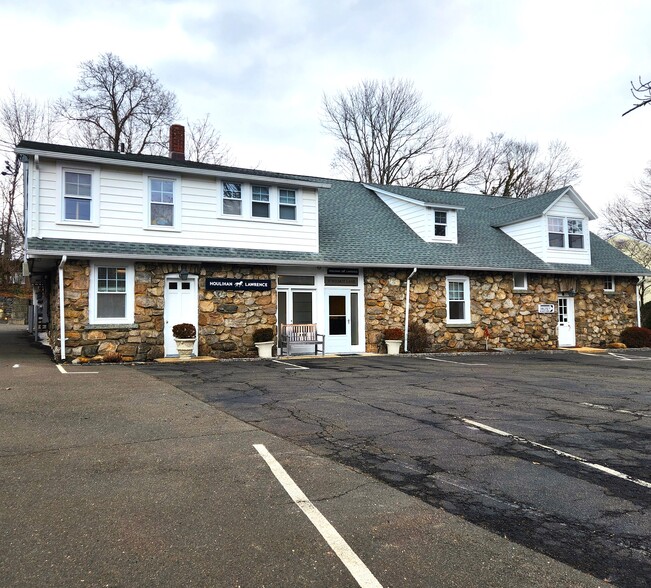 17 Wilmot Ln, Riverside, CT à louer - Photo de l’immeuble – Image 3 sur 8