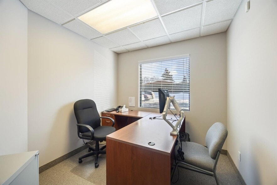 4150 Boul Saint-Martin O, Laval, QC à louer - Photo intérieure – Image 2 sur 7