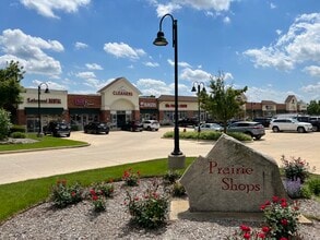 9581 Ackman Rd, Lake In The Hills, IL à louer Photo de l’immeuble– Image 1 sur 6
