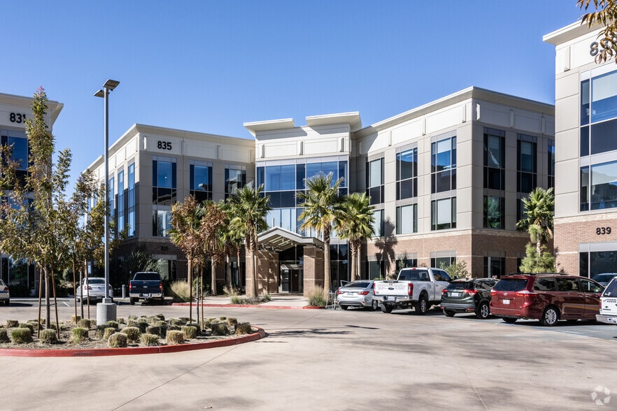 835 Highland Springs Ave, Beaumont, CA à louer - Photo principale – Image 1 sur 5