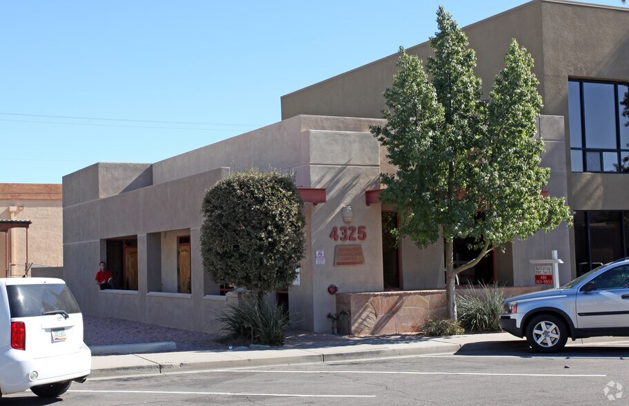 4325 N 75th St, Scottsdale, AZ à louer - Photo de l’immeuble – Image 3 sur 14
