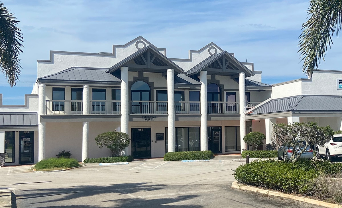 957-975 SE Federal Hwy, Stuart, FL à louer Photo principale– Image 1 sur 5