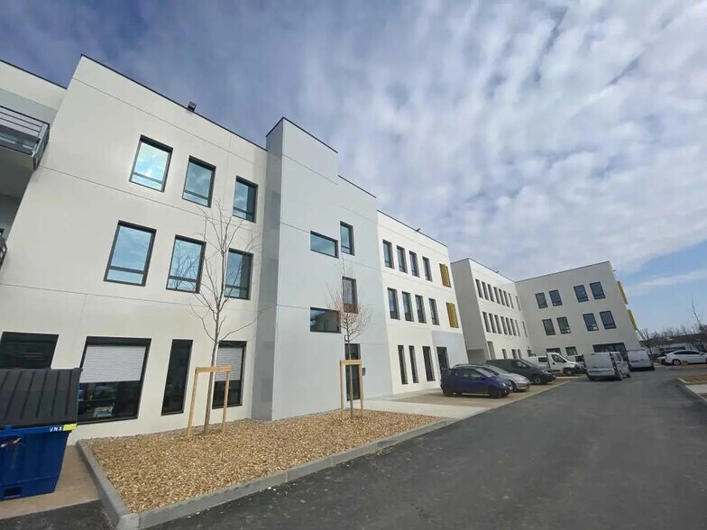 Bureau dans Rillieux-la-Pape à vendre - Photo de l’immeuble – Image 2 sur 8