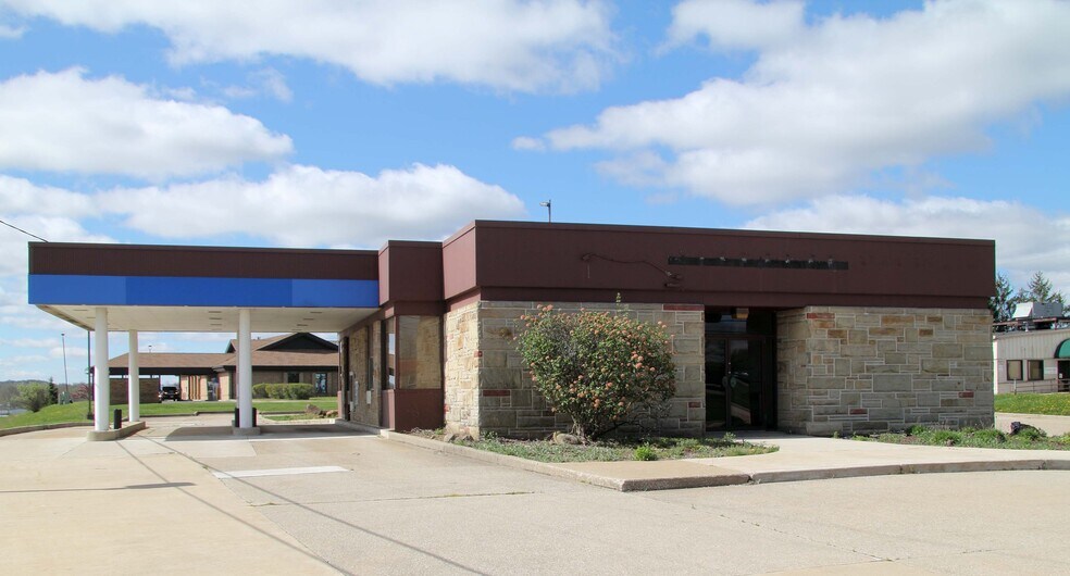 2281 W 4th St, Mansfield, OH à louer - Photo de l’immeuble – Image 2 sur 6